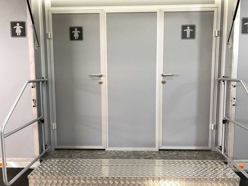 3 Damen, 1 Herren, 3 Urinale Toilettenanhänger